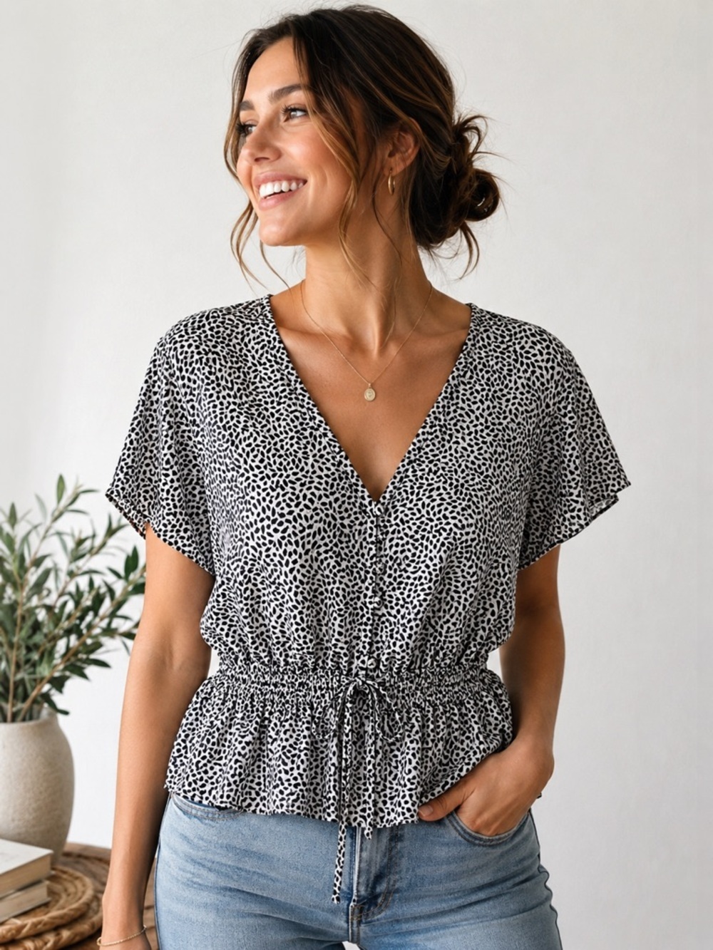 H&M Black & White Printed V-Neck Peplum Top